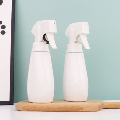 Nieuw ontwerp continue triggerspuit met een capaciteit van 100-500 ml en aangepaste kleur voor fijne neveltoepassing