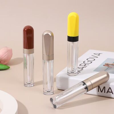 4.5 ml kunststof lipglossbuis met aangepaste kleuren en lekkagebestendige vormgeving voor lipverzorgingsproducten