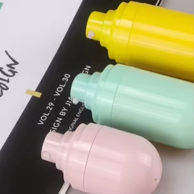 Delicaat ontwerp 50 ml ondersteboven luchtloze fles voor huidverzorging cosmetica