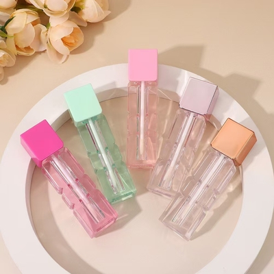 Onregelmatige 3,5 ml lipglazuurbuis met borstel in verschillende kleuren
