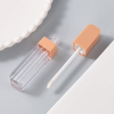 4 ml plastic lipglazuur buis met vierkant hoofd is gemakkelijk te dragen