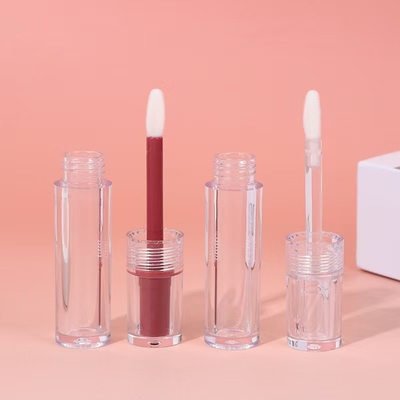 PETG/ABS materiaalstructuur Lipgloss buis met gekleurde bekleding en 4,5 ml capaciteit