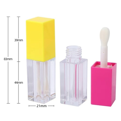 Vierkante plastic lipglazuurbuis met borstel Cosmetisch type Lipgloss Custom Color 4.9ml
