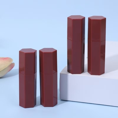 Hexagonale plastic lippenstiftbuis voor lippenstiftblushstick en glanzend effect 5 ml Proefgeleverd