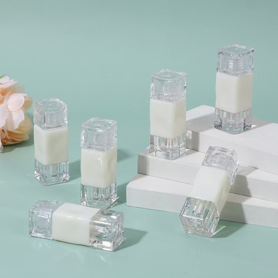 Plastic Lipgloss Stick Leegbuis Container met aangepast logo en 2,6 ml capaciteit