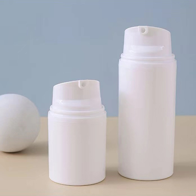 Classic Type 30ml 50ml 100ml witte luchtloze pompfles voor persoonlijke verzorging