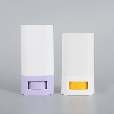 15G 20G lege kunststof Deo Stick met rol voor deodorant Balsem Op maat gedrukt Onderaan vullen