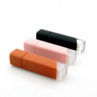 Op maat gemaakte 5 ml lipgloss buis met matte kleur lege verpakking