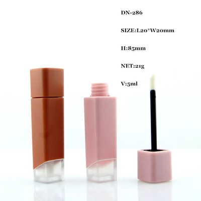 Op maat gemaakte 5 ml lipgloss buis met matte kleur lege verpakking
