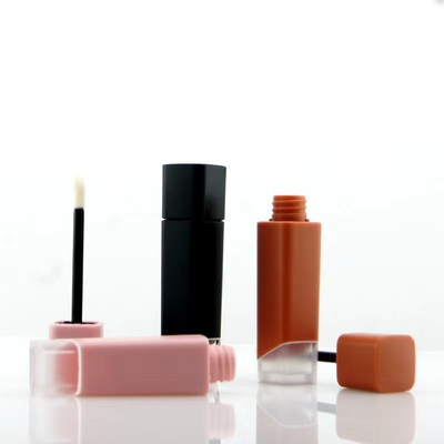 Op maat gemaakte 5 ml lipgloss buis met matte kleur lege verpakking
