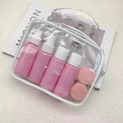 Delicaat ontwerp 50 ml plastic reisflesset met een luxe uitstraling