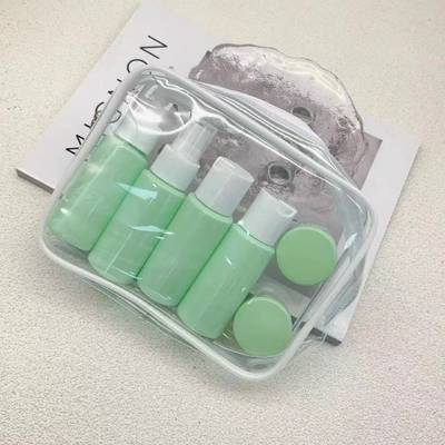 Delicaat ontwerp 50 ml plastic reisflesset met een luxe uitstraling