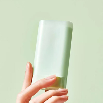 Gepersonaliseerde 20 ml lege deodorant stok buis met veer op de bodem