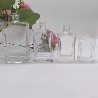 Op maat gemaakte 20 ml, 30 ml en 50 ml glazen fles met aluminium sproeier en overkap