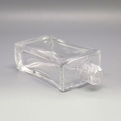 Op maat gemaakte 20 ml, 30 ml en 50 ml glazen fles met aluminium sproeier en overkap