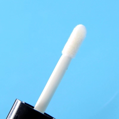 1.2ml Plastic Cylinder Lipgloss Tube met lange kap Aanpasbare kleuren aanvaard