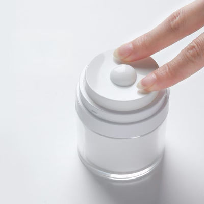 Gepersonaliseerde plastic acryl luchtloze pot met PP-materiaal en zijdeprinter voor cosmetische lotion en gezichtscrème