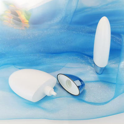 Op maat gemaakte 50g ovale vorm zonnebrandcrème fles met UV zilveren dop voor 50ml PP cosmetische verpakking