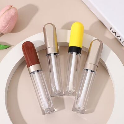 4.5 ml kunststof lipglossbuis met aangepaste kleuren en lekkagebestendige vormgeving voor lipverzorgingsproducten
