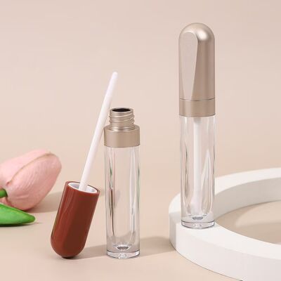 4.5 ml kunststof lipglossbuis met aangepaste kleuren en lekkagebestendige vormgeving voor lipverzorgingsproducten