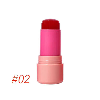 Stijlvol ontworpen 5 ml lipgloss buis met aangepaste kleuren voor een precieze toepassing