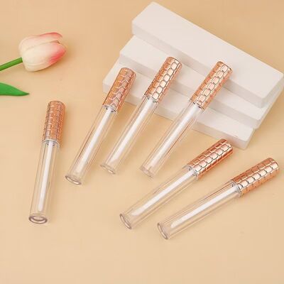 Groothandel 4,5 ml plastic lipgloskokers met gouden dop en witte kwast voor lege cosmetische verpakking