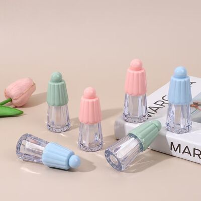 Groothandel 4,5 ml milieuvriendelijk kunststof paraplu type Lip Gloss Tube Stick voor Lip Care producten